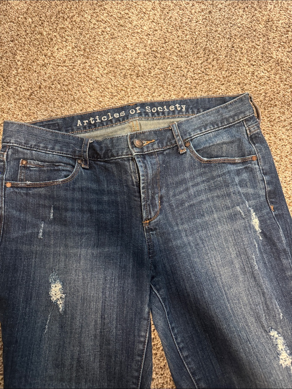Articles Of Society Women's Mid-Dark Blue Straight Leg Distressed Jeans
